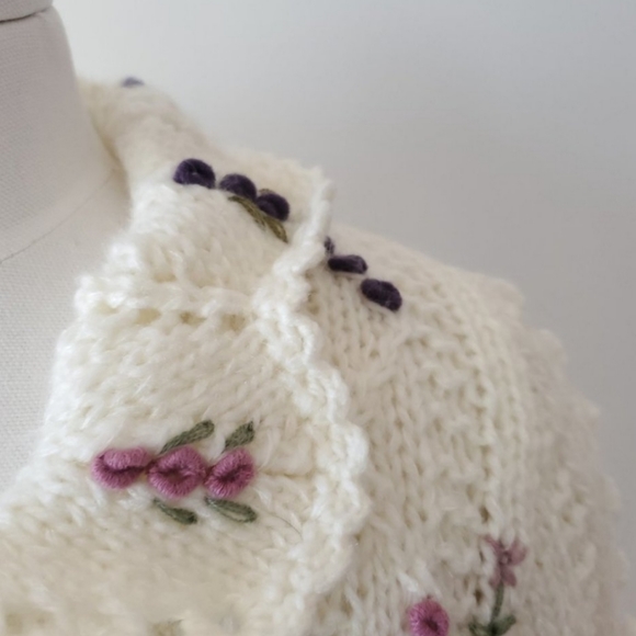 Vintage embroidered knit cardigan - Picture 3 of 10